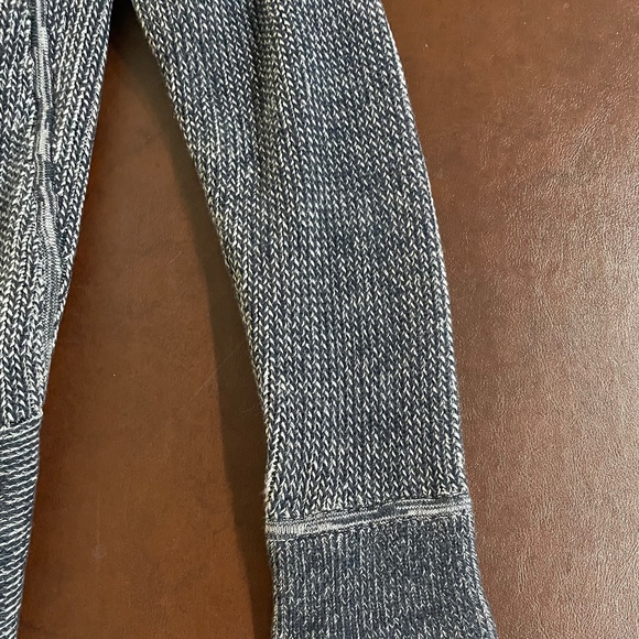 Lululemon. Blue and Gray Sweater Cardigan. Size 8. (Accepting Offers) - Picture 4 of 6